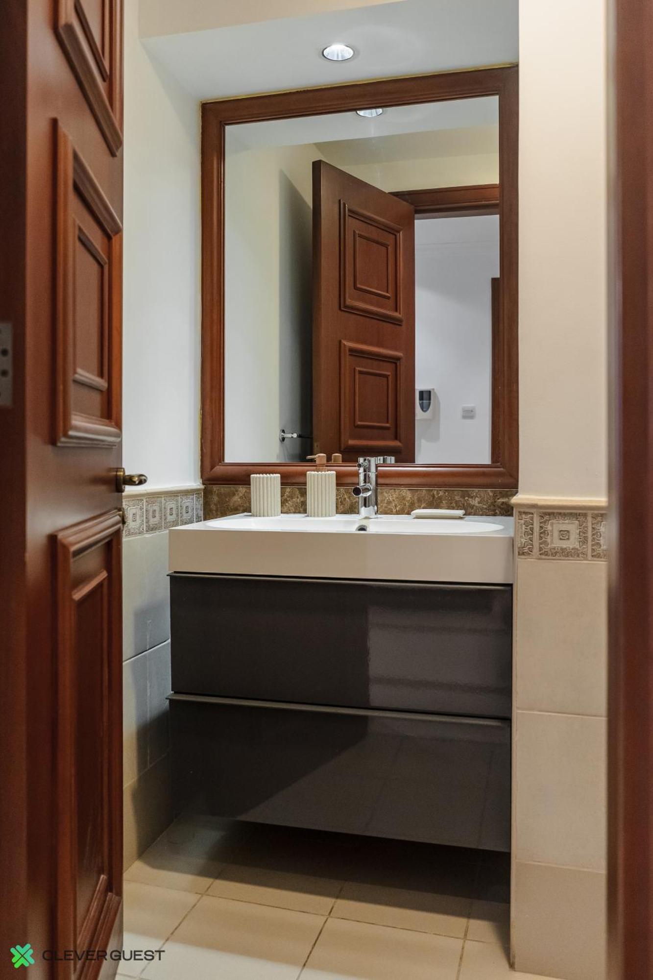 Clever Guest 030 Golden Mile 6 Apartment Dubai